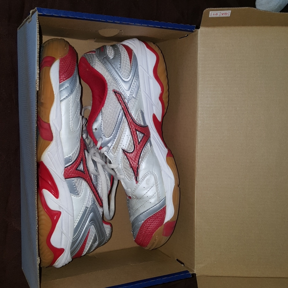 Mizuno womens volleyball shoes